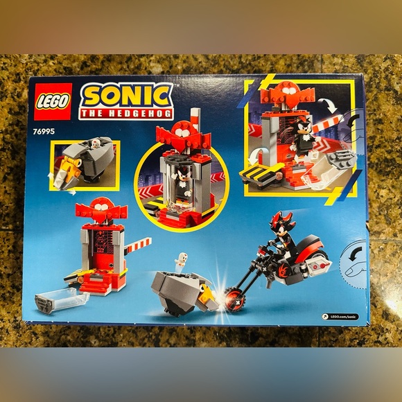 LEGO Sonic the Hedgehog Red and Black Adventure Set - NIB - Picture 2 of 4